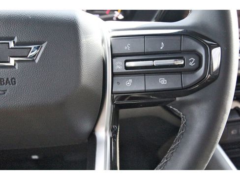 Used 2025 Chevrolet Colorado ZR2 w/ Technology Package image 18