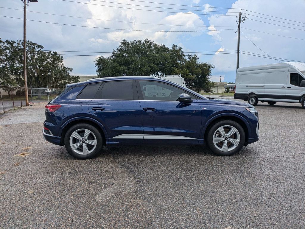 Used 2025 Audi Q4 e-tron Prestige w/ Cold Weather Package AWD/4WD image 3