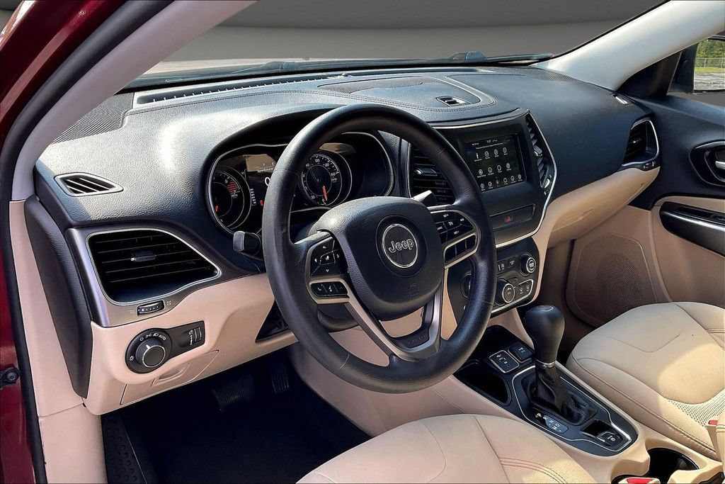 Used 2020 Jeep Cherokee Latitude FWD image 20