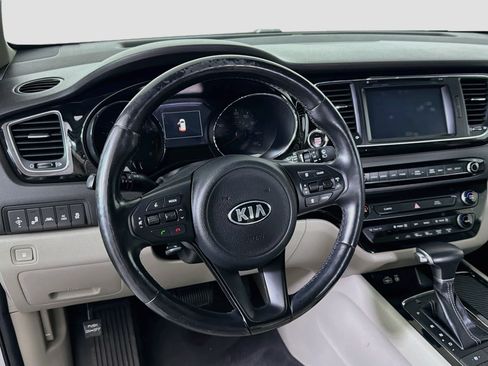 Used 2017 Kia Sedona SX FWD image 18