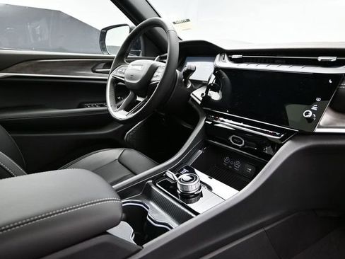 New 2026 Jeep Grand Cherokee Limited AWD/4WD image 13