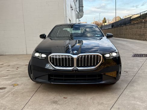 Certified 2024 BMW 530i xDrive w/ Premium Package image 2