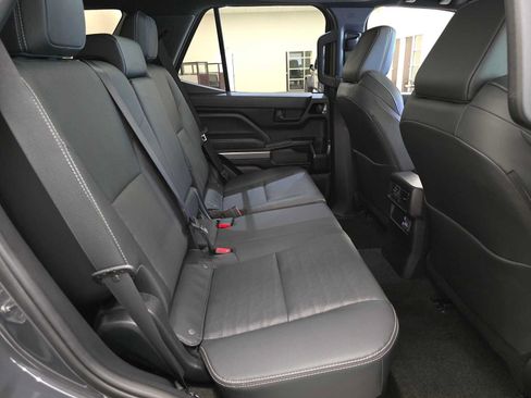 Certified 2025 Toyota 4Runner TRD Off-Road Premium AWD/4WD image 25