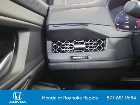 Used 2025 Honda Accord SE image 29