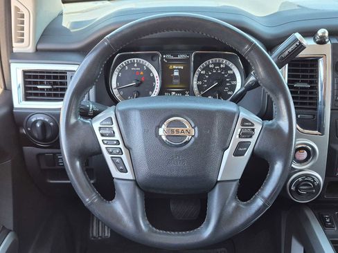 Used 2018 Nissan Titan SV w/ SV Convenience Package AWD/4WD image 20