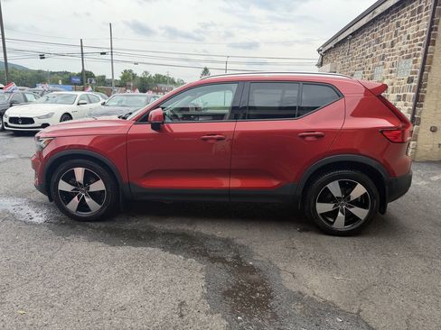 Used 2019 Volvo XC40 T5 Momentum AWD/4WD image 4
