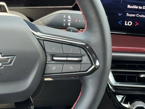 Used 2025 Chevrolet Traverse RS AWD/4WD image 28