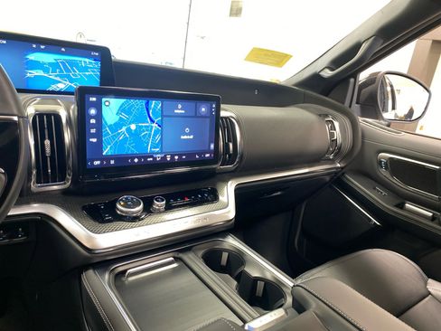 New 2025 Ford Expedition Max Platinum w/ Stealth Performance Package image 26