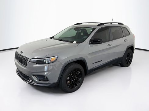 Used 2023 Jeep Cherokee Altitude Lux AWD/4WD image 3