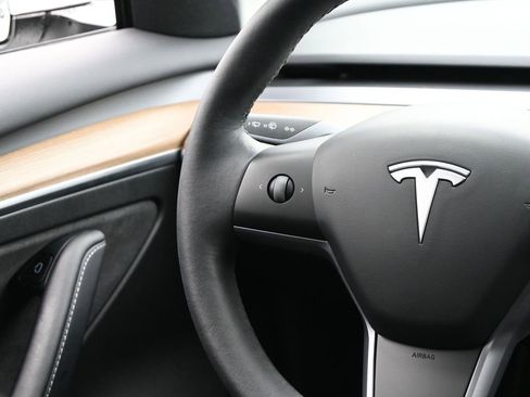 Used 2023 Tesla Model 3 Performance image 32