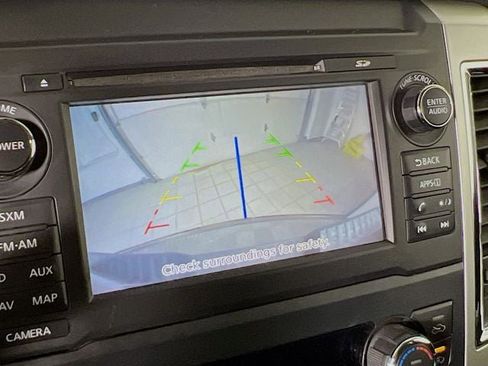 Used 2017 Nissan Titan SV image 13