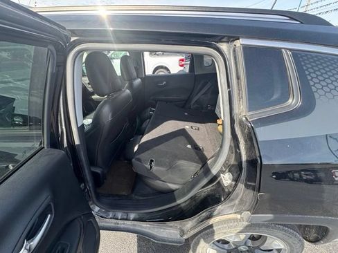 Used 2018 Jeep Compass Limited w/ Navigation Group AWD/4WD image 16