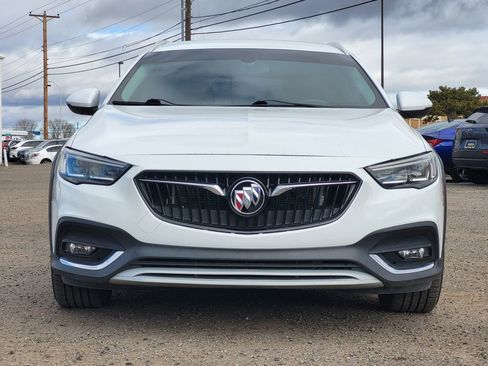 Used 2019 Buick Regal Essence w/ Driver Confidence Package I image 2