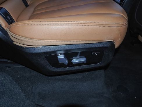 Used 2022 BMW X7 xDrive40i w/ M Sport Package image 23