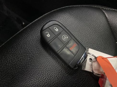 Certified 2024 Jeep Compass Limited w/ High Altitude Package image 27