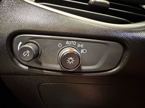 Used 2021 Chevrolet Malibu LS FWD image 18