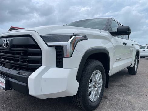 New 2026 Toyota Tundra SR5 w/ SR5 Convenience Package RWD image 5