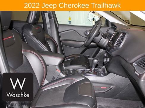 Used 2022 Jeep Cherokee Trailhawk image 24