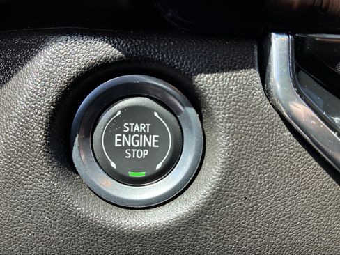 Used 2025 Chevrolet Colorado W/T RWD image 31