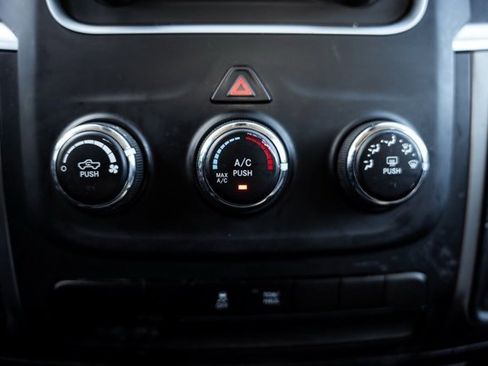 Used 2024 RAM 1500 Classic SLT image 21