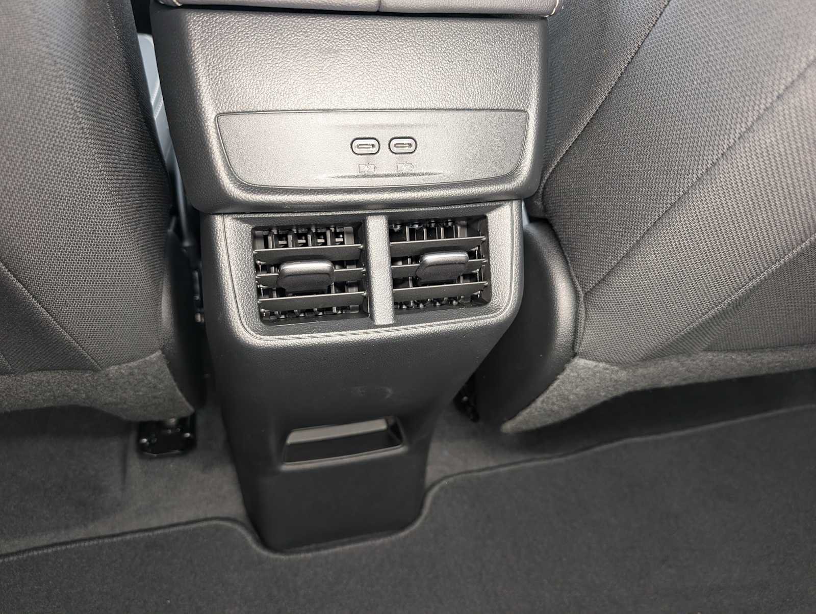 New 2027 GMC Terrain Elevation w/ Technology Package II AWD/4WD image 15