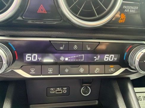 Used 2023 Nissan Sentra SR w/ SR Premium Package FWD image 29