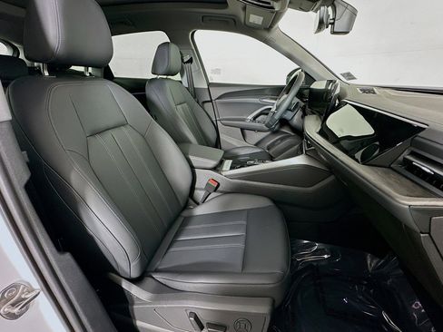 New 2026 Audi Q5 Premium image 8