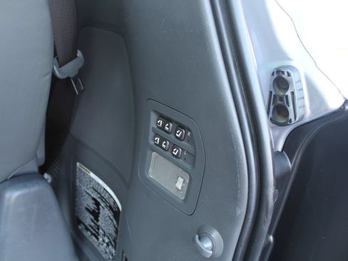 Used 2008 Lexus LX 570 4WD w/ Technology Pkg image 35