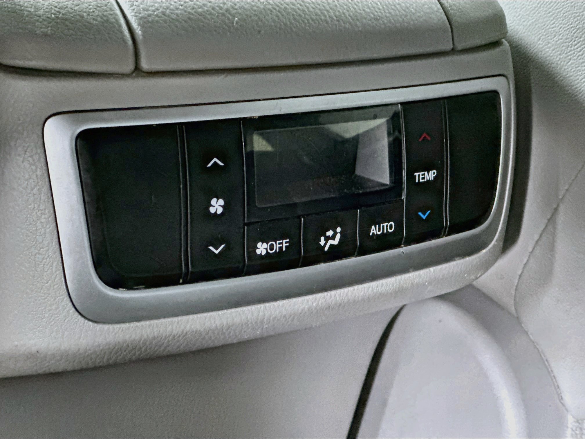 Used 2017 Toyota Highlander XLE w/ Carpet Mat Package AWD/4WD image 27