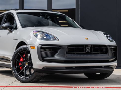 New 2026 Porsche Macan GTS AWD/4WD image 9