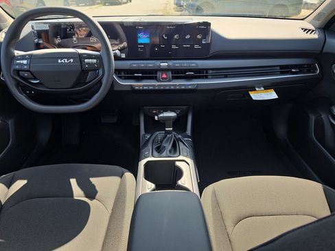 New 2026 Kia K4 FWD image 11