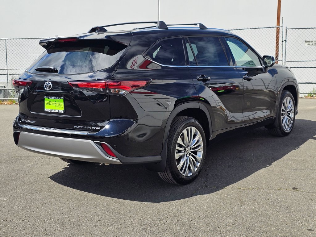 New 2026 Toyota Highlander Platinum AWD/4WD image 7