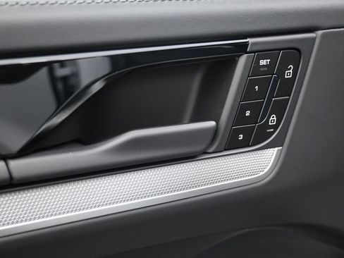 New 2025 Porsche Cayenne S image 19