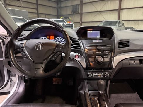 Used 2017 Acura ILX FWD image 29