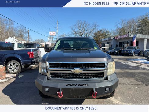 Used 2010 Chevrolet Silverado 2500 LT w/ Interior Plus Package image 7