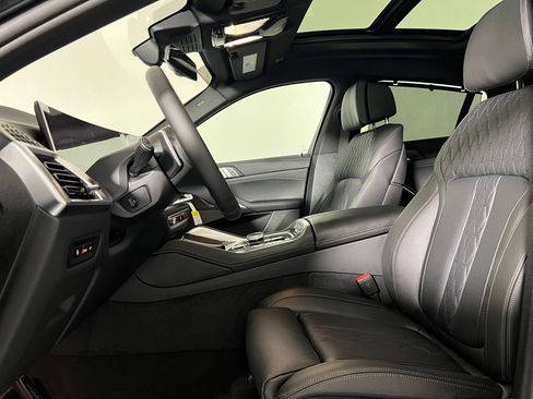 New 2026 BMW X6 M60i w/ Executive Package image 4