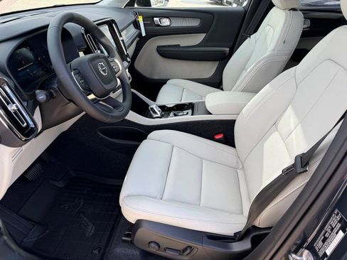 New 2026 Volvo XC40 B5 Ultra w/ Protection Package Premier AWD/4WD image 18