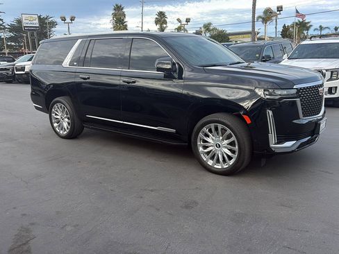 Used 2023 Cadillac Escalade ESV Premium Luxury image 2