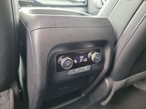 Used 2025 Buick Enclave Preferred image 17