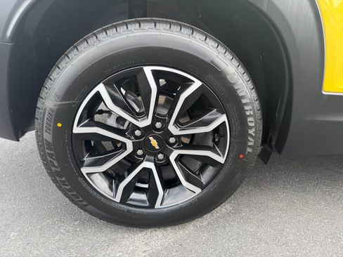 Used 2023 Chevrolet TrailBlazer ACTIV w/ Sun and Liftgate Package FWD image 31