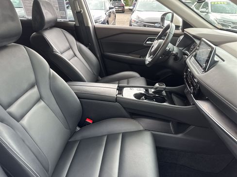 Used 2021 Nissan Rogue SL FWD image 13