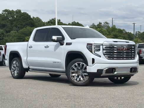 Used 2026 GMC Sierra 1500 Denali AWD/4WD image 2