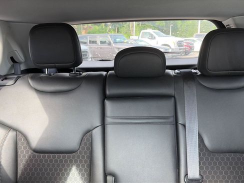 Used 2018 Jeep Compass Latitude w/ Cold Weather Group AWD/4WD image 13