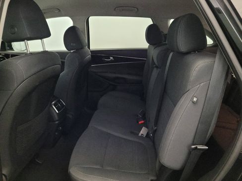 Used 2019 Kia Sorento AWD image 18