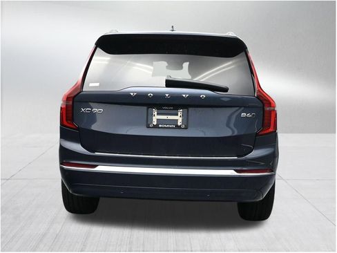 New 2026 Volvo XC90 B6 Plus w/ Protection Package Premier AWD/4WD image 4