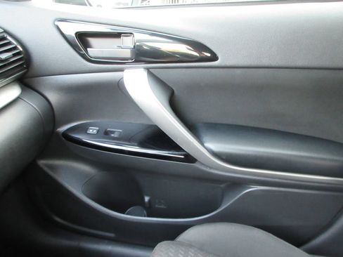 Used 2025 Mitsubishi Eclipse Cross LE AWD/4WD image 32