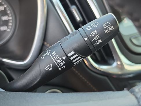 Used 2019 Chevrolet Equinox Premier FWD image 23