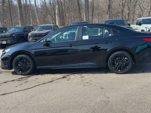 New 2026 Toyota Camry SE image 5