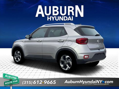 New 2026 Hyundai Venue SEL FWD image 4