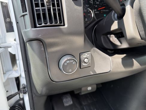 New 2026 Chevrolet Express 3500 Extended RWD image 13